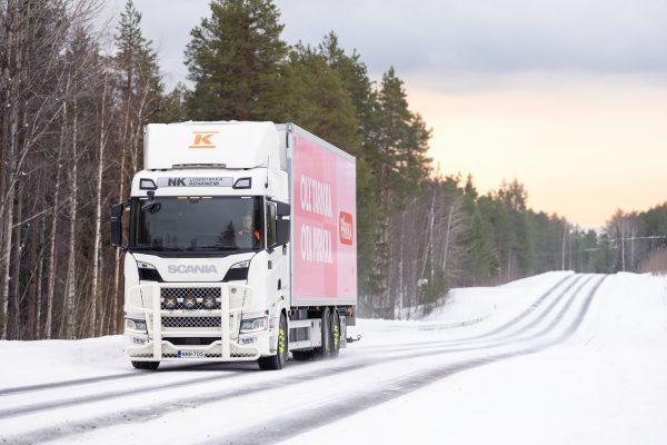 Yrityskuvaus: NK Logistiikka – Valokuvaamo Kipinä
