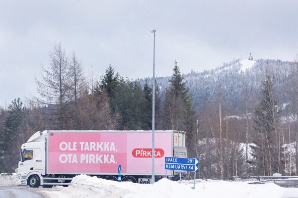 NK Logistiikka – yrityskuvaus, Valokuvaamo Kipinä