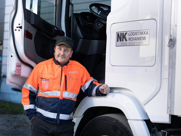 Yrityskuvaus: NK Logistiikka – Valokuvaamo Kipinä