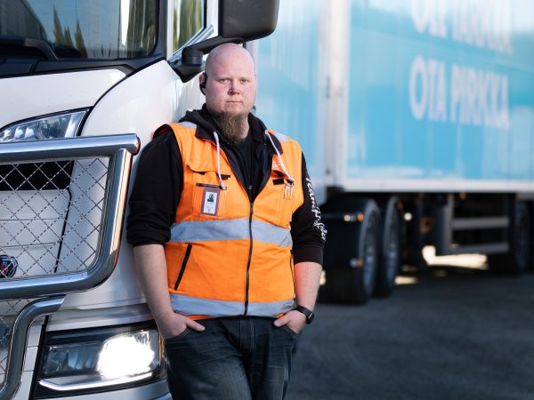 NK Logistiikka – yrityskuvaus, Valokuvaamo Kipinä