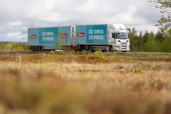 Yrityskuvaus: NK Logistiikka – Valokuvaamo Kipinä