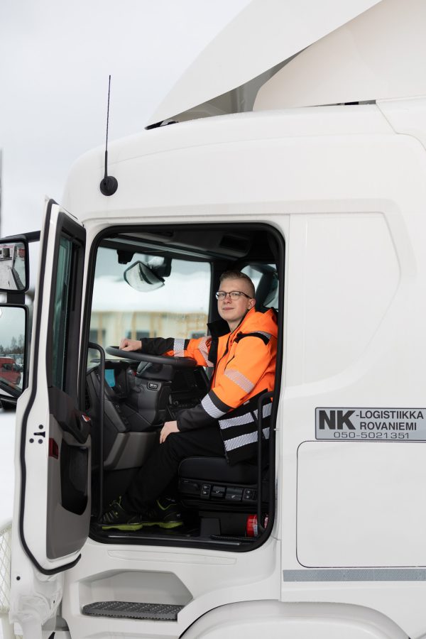 NK Logistiikka – referenssikuvaus, Valokuvaamo Kipinä