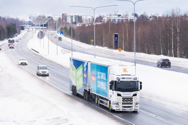 NK Logistiikka – yrityskuvaus, Valokuvaamo Kipinä